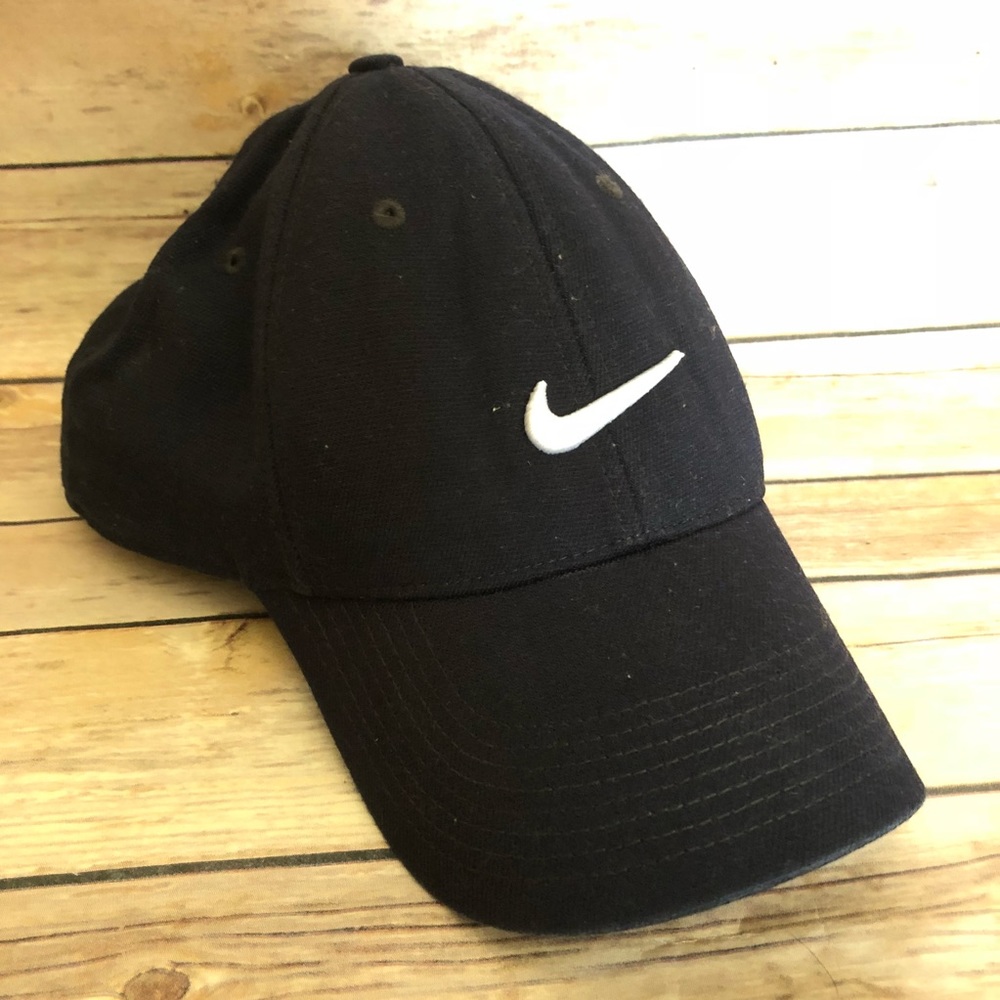 NIKE BASEBALL HAT